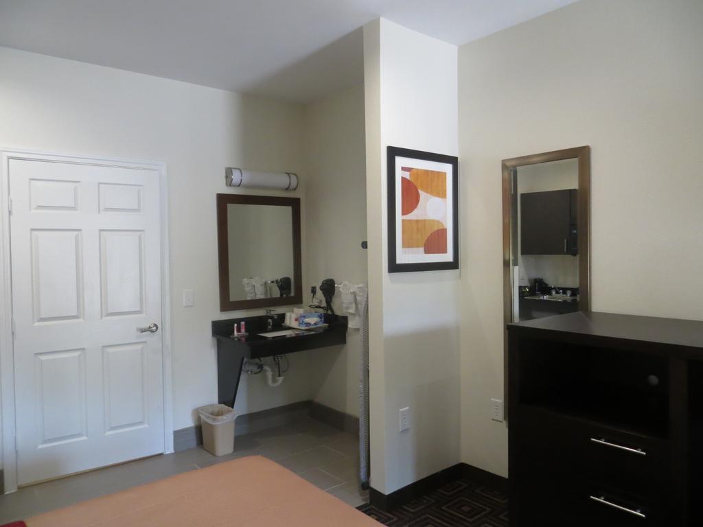 Econo Lodge Inn & Suites Houston Nw-Cy-Fair Jersey Village Bagian luar foto